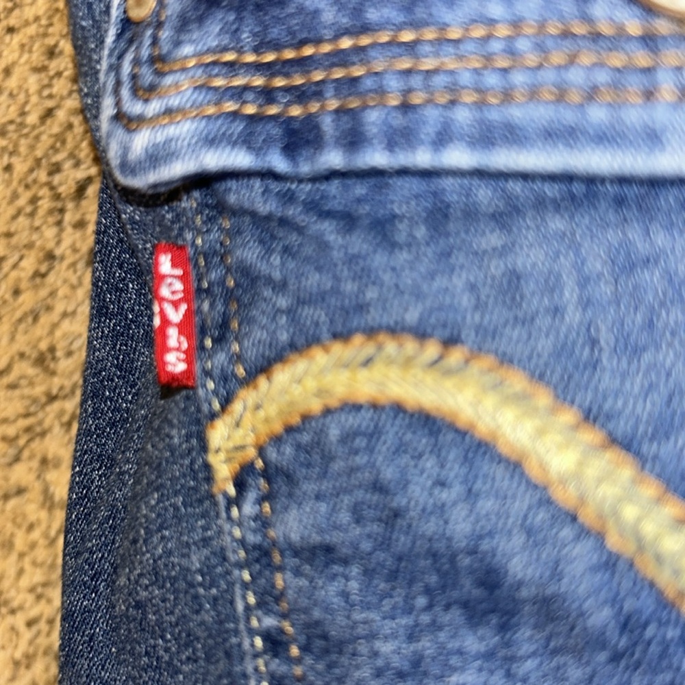 Women’s Levi Blue Denim Shorts - Picture 5 of 5